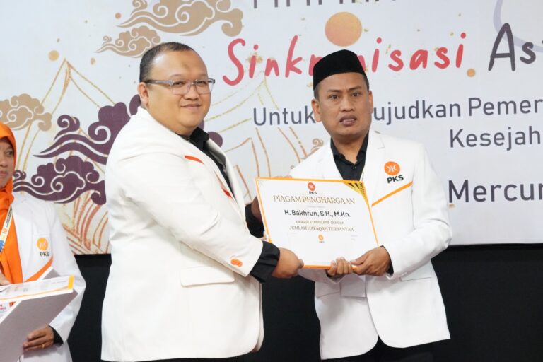 Bukan Sekadar Kursi Dewan, Bakhrun Memilih Jalan Sunyi Merawat Akar Rumput